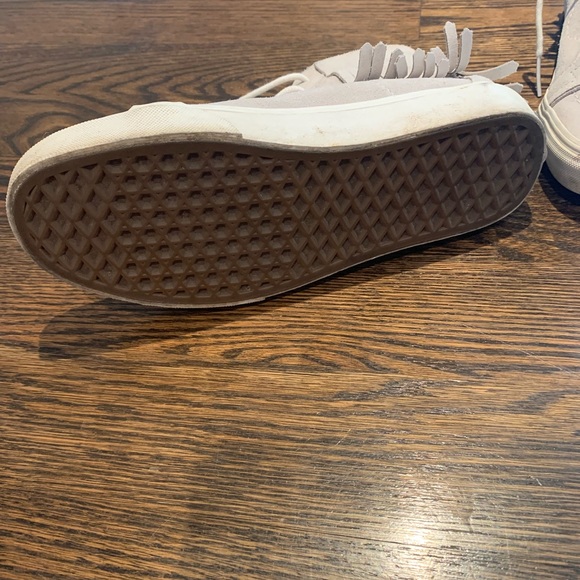 Women's Off the Wall High Top Sneakers - Picture 3 of 3